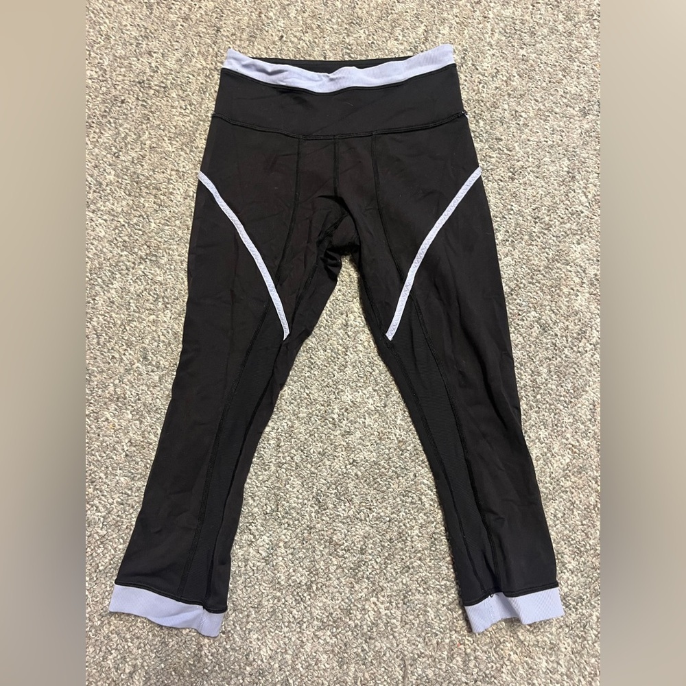 Lululemon size 4 capris